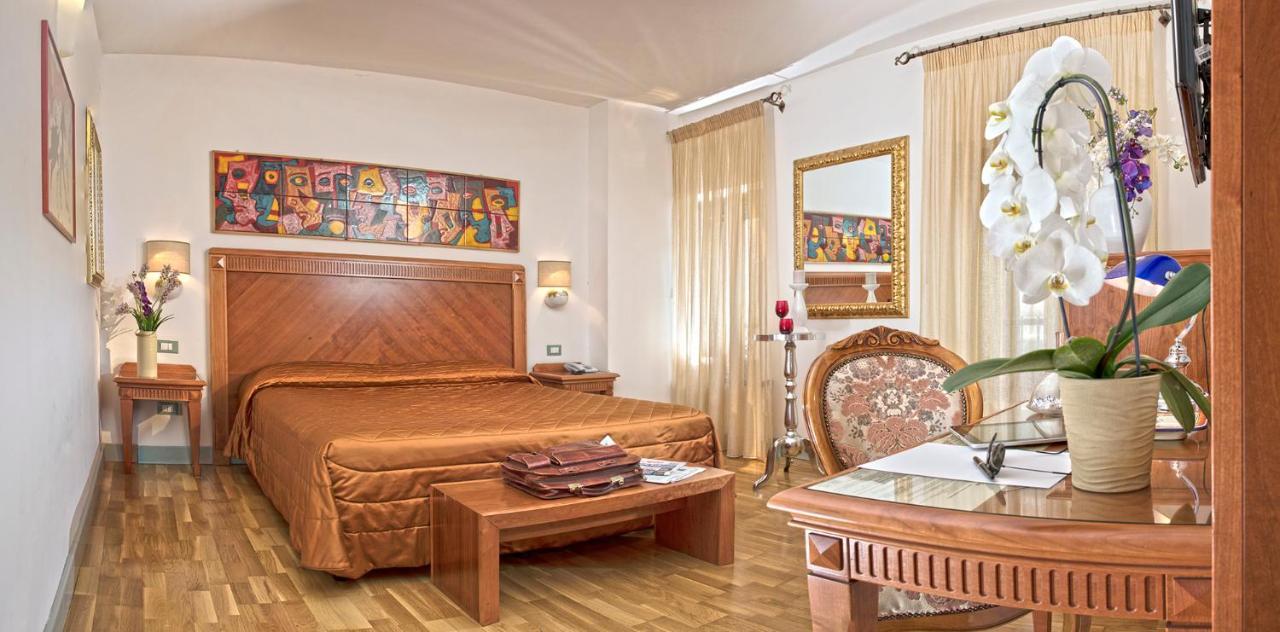 Boutique Hotel Al Grappolo D'Oro Torgiano Exterior photo